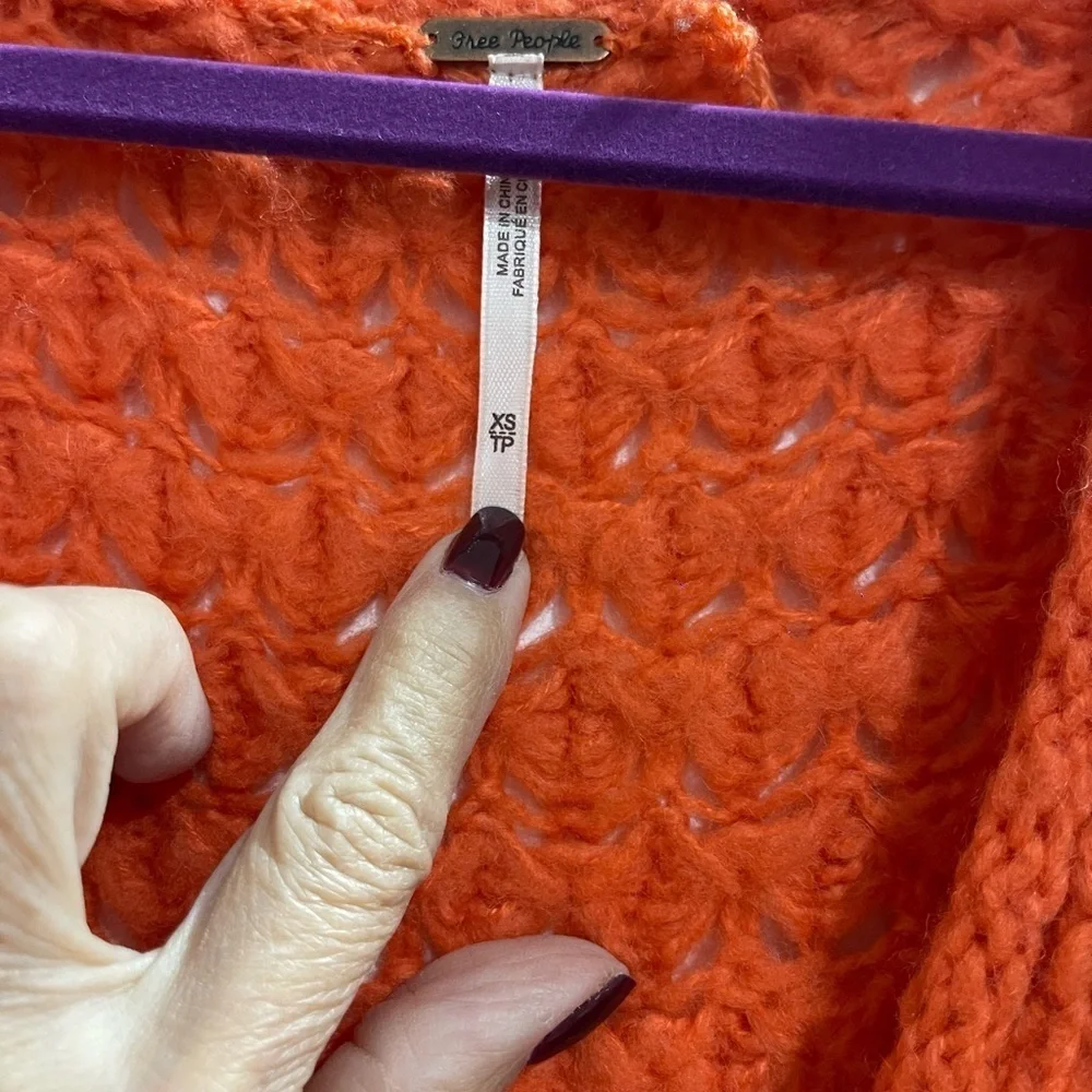 NEW FREE PEOPLE SIZE XS but fits small Medium or large beautiful Orange Color - Picture 5 of 8